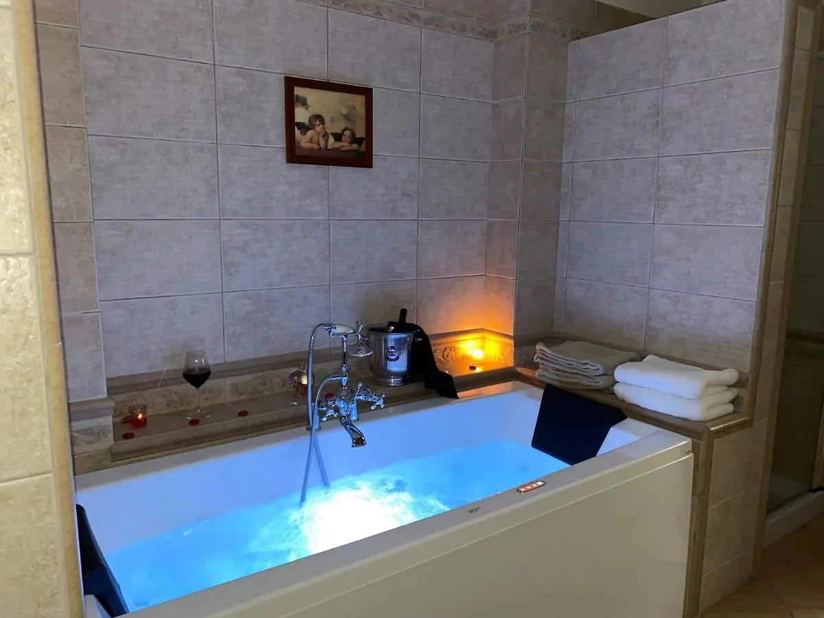 Bed & Breakfast Villa Lina Pula Italy